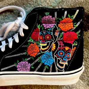 Vans special edition skull high tops